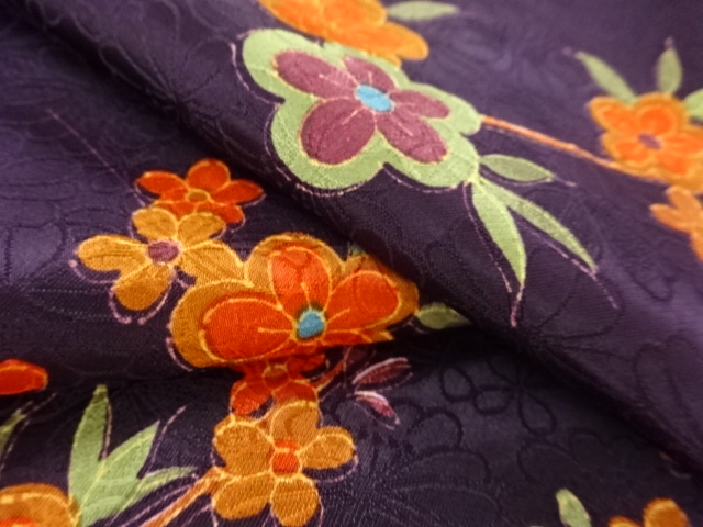  枝梅模様小紋着物